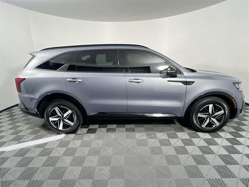 2023 Kia Sorento S