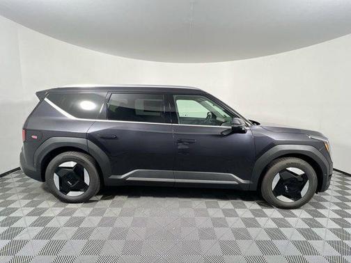 2026 Kia EV9 Light Short Range