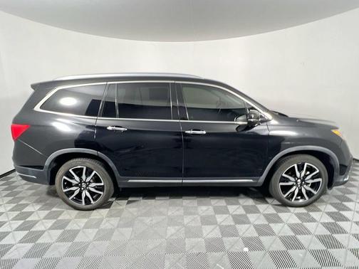 Crystal Black Pearl 2019 Honda Pilot Elite