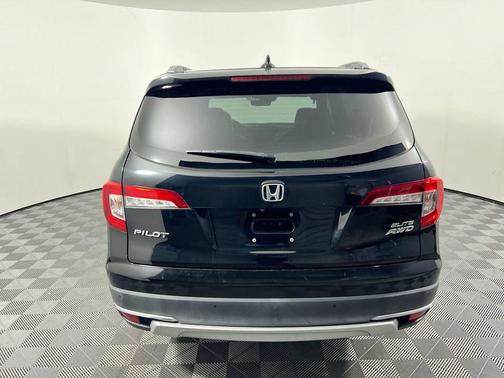 Crystal Black Pearl 2019 Honda Pilot Elite