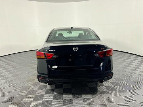 2025 Nissan Altima SR FWD