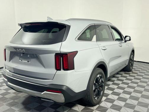 Wolf Gray 2026 Kia Sorento S