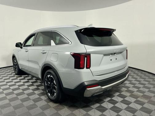 Wolf Gray 2026 Kia Sorento S
