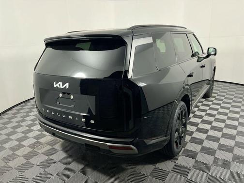 Ebony Black 2027 Kia Telluride Hybrid SX