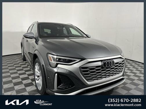 Daytona Gray Pearl Effect 2024 Audi SQ8 4.0T Premium Plus