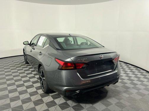 2025 Nissan Altima SR FWD