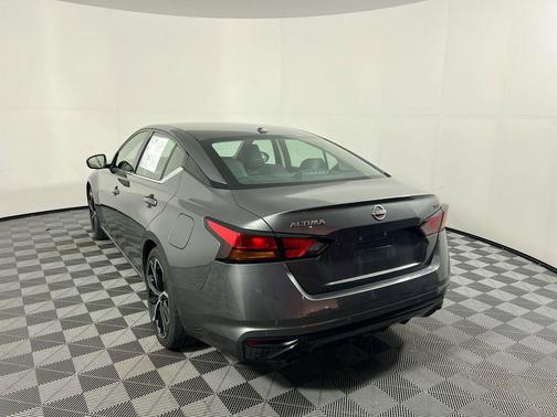 2025 Nissan Altima SR FWD