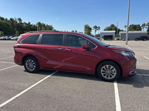 Ruby Flare Pearl 2021 Toyota Sienna XLE 8 Passenger