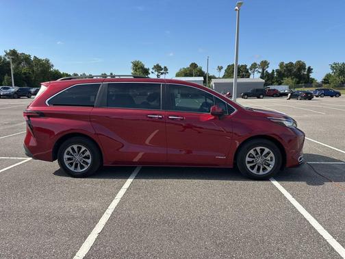 Ruby Flare Pearl 2021 Toyota Sienna XLE 8 Passenger