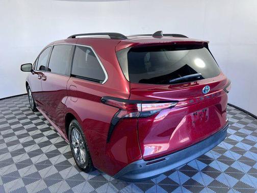 Ruby Flare Pearl 2021 Toyota Sienna XLE 8 Passenger