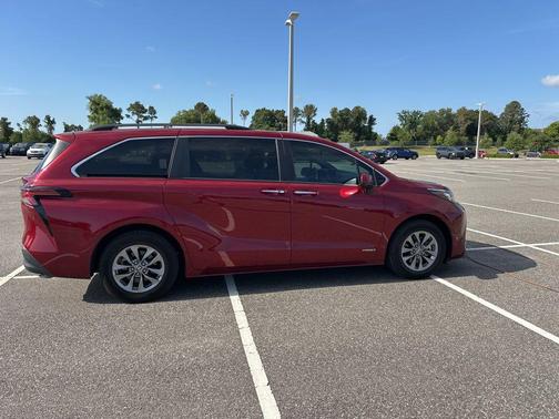 Ruby Flare Pearl 2021 Toyota Sienna XLE 8 Passenger