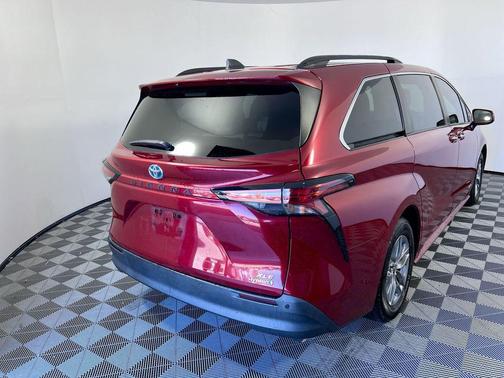 Ruby Flare Pearl 2021 Toyota Sienna XLE 8 Passenger