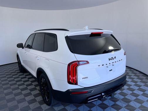 Glacial White Pearl 2022 Kia Telluride SX
