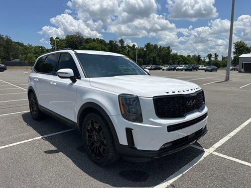 Glacial White Pearl 2022 Kia Telluride SX