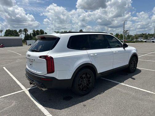Glacial White Pearl 2022 Kia Telluride SX