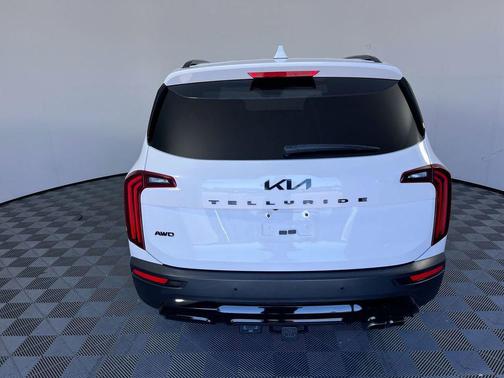 Glacial White Pearl 2022 Kia Telluride SX