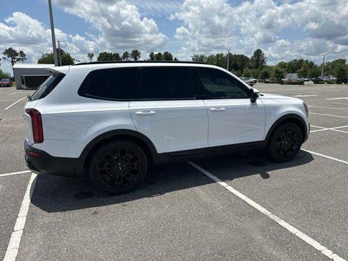 Glacial White Pearl 2022 Kia Telluride SX