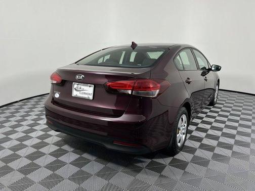 Photo 3 of 32 of 2017 Kia Forte LX