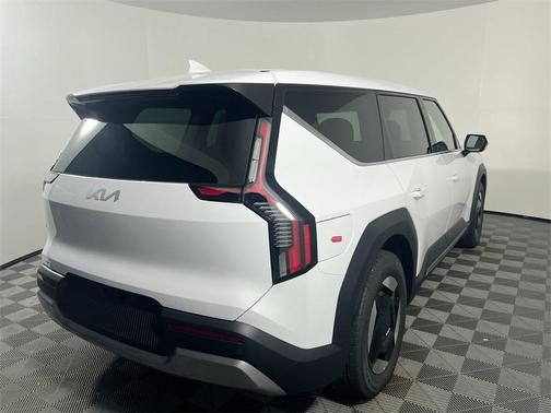 2026 Kia EV9 Light Short Range