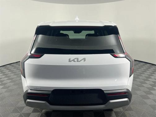 2026 Kia EV9 Light Short Range