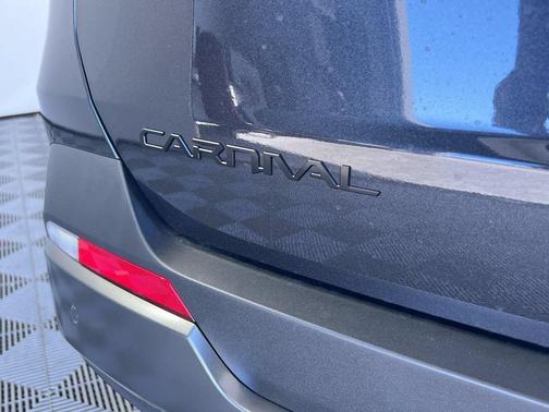 Panthera Metal 2026 Kia Carnival Hybrid SX