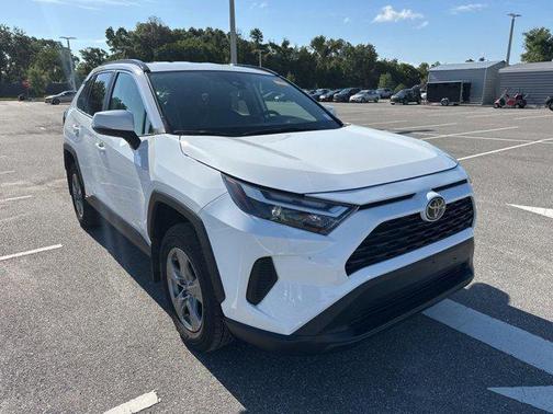 Ice Cap 2025 Toyota RAV4 XLE