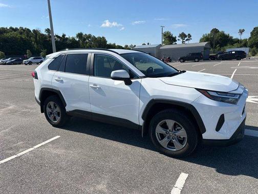 Ice Cap 2025 Toyota RAV4 XLE
