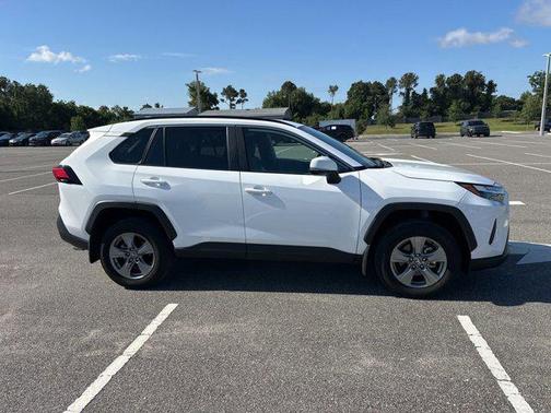 Ice Cap 2025 Toyota RAV4 XLE