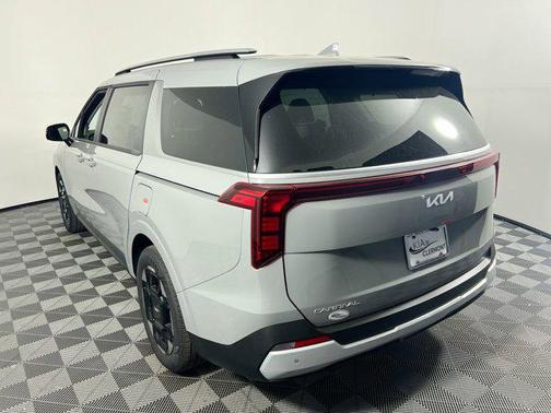 2025 Kia Carnival EX