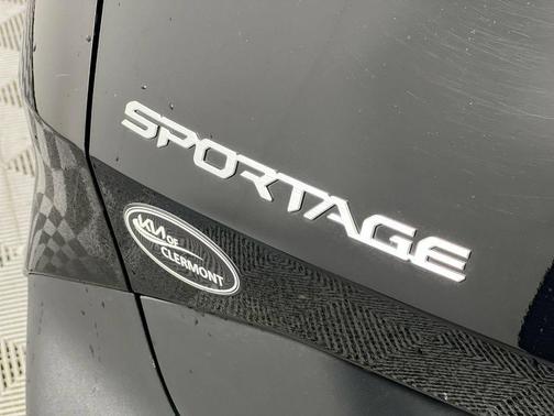 Ebony Black 2024 Kia Sportage EX