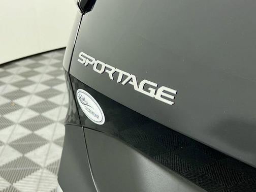 Ebony Black 2024 Kia Sportage EX