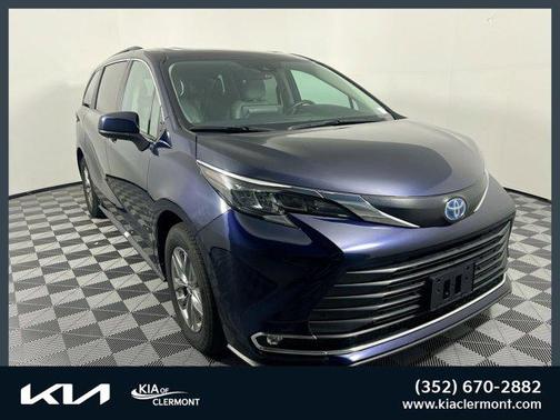 2024 Toyota Sienna XLE
