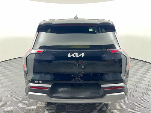 2026 Kia EV9 Light Long Range