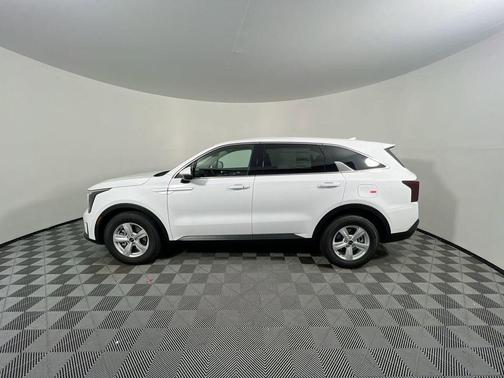 Glacial White Pearl 2026 Kia Sorento LX