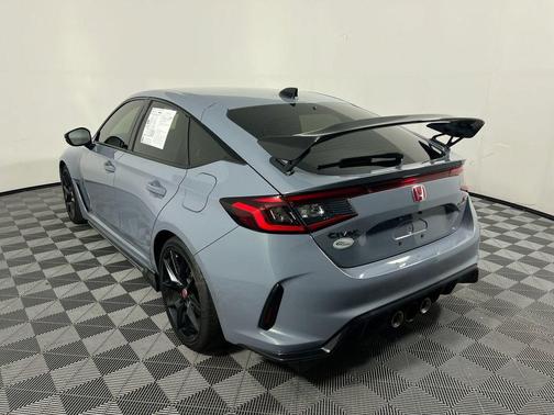 Sonic Gray Pearl 2025 Honda Civic Type R