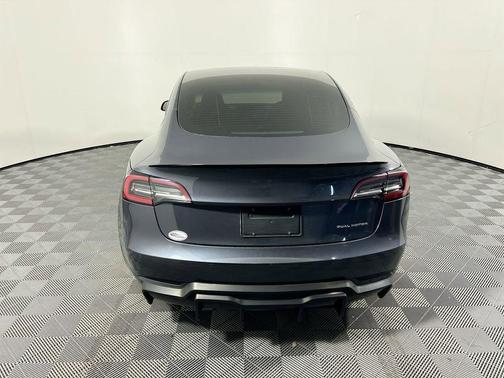 Midnight Silver Metallic 2022 Tesla Model 3 Long Range