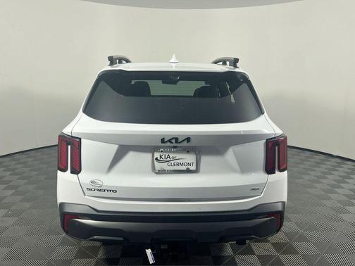 Glacial White Pearl 2026 Kia Sorento SX