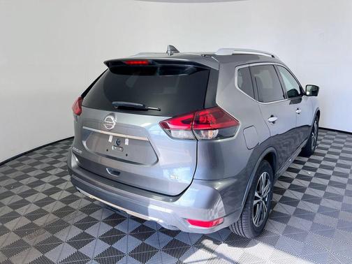 Gun Metallic 2018 Nissan Rogue SL