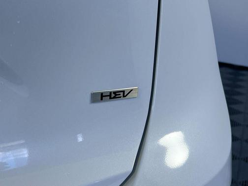 Snow White Pearl 2026 Kia Niro LX