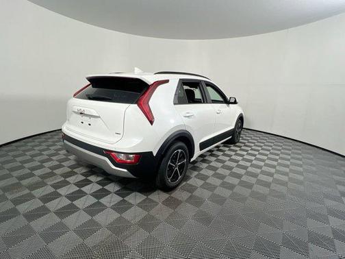 2024 Kia Niro EX
