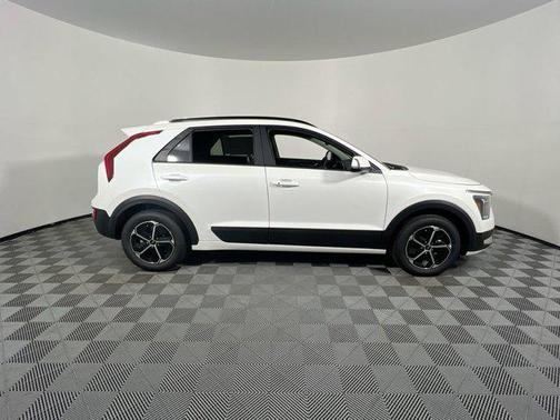 2024 Kia Niro EX
