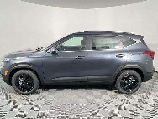 Gravity Gray 2026 Kia Seltos EX