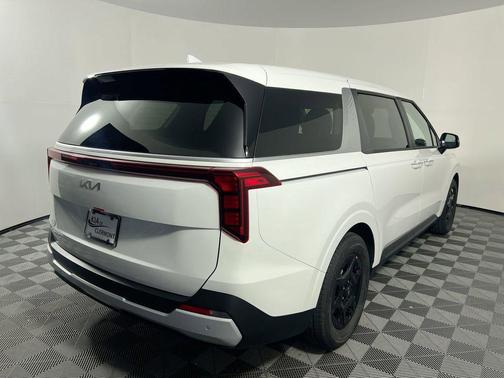 Snow White Pearl 2026 Kia Carnival LX