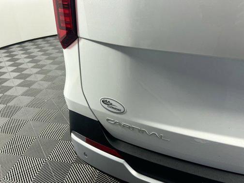 2025 Kia Carnival LXS