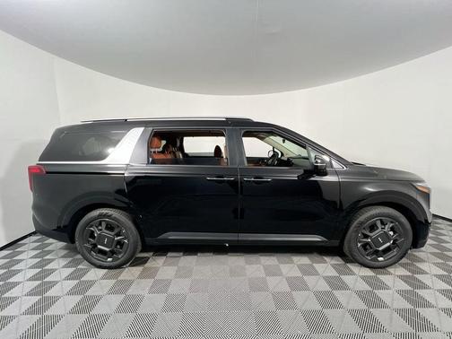 Aurora Black Pearl 2026 Kia Carnival Hybrid EX