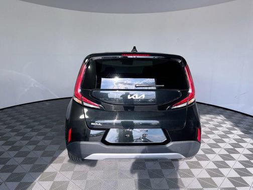Fusion Black 2024 Kia Soul LX