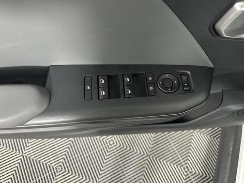 Snow White Pearl 2027 Kia K4 LX