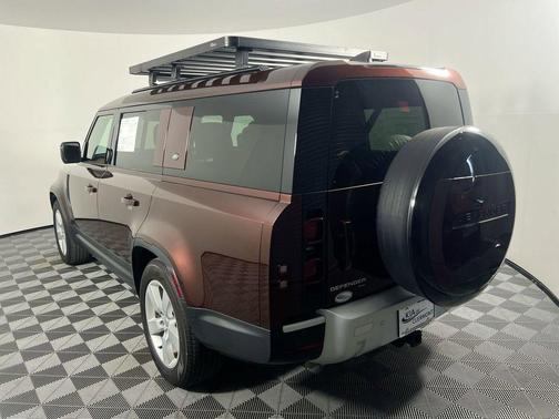 2023 Land Rover Defender 130 SE