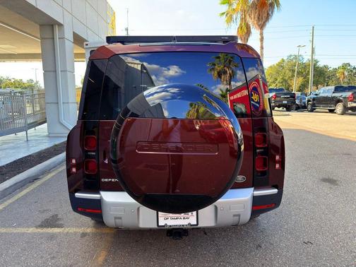 2023 Land Rover Defender 130 SE