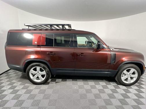 2023 Land Rover Defender 130 SE